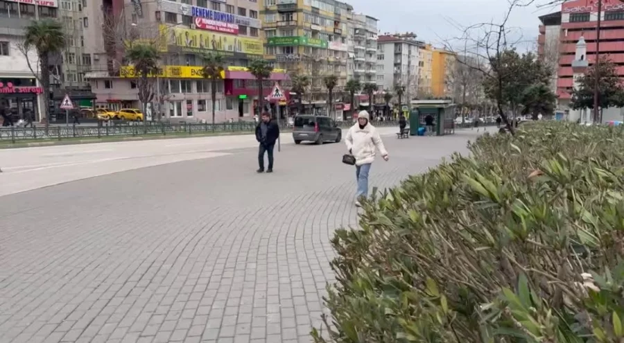 Bursa'da kuvvetli rüzgar hayatı olumsuz etkiliyor