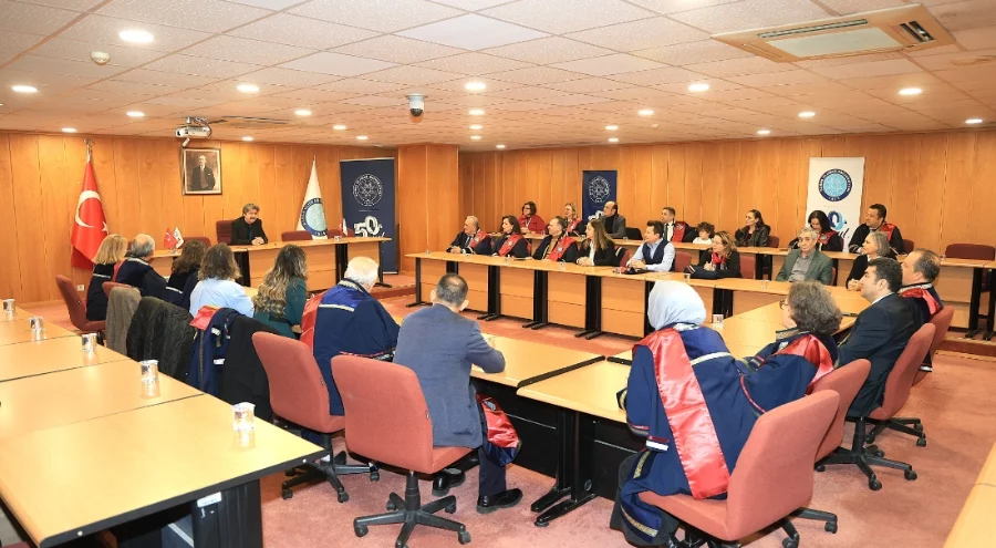 Bursa Uludağ Üniversitesinde profesörlük belgeleri törenle takdim edildi