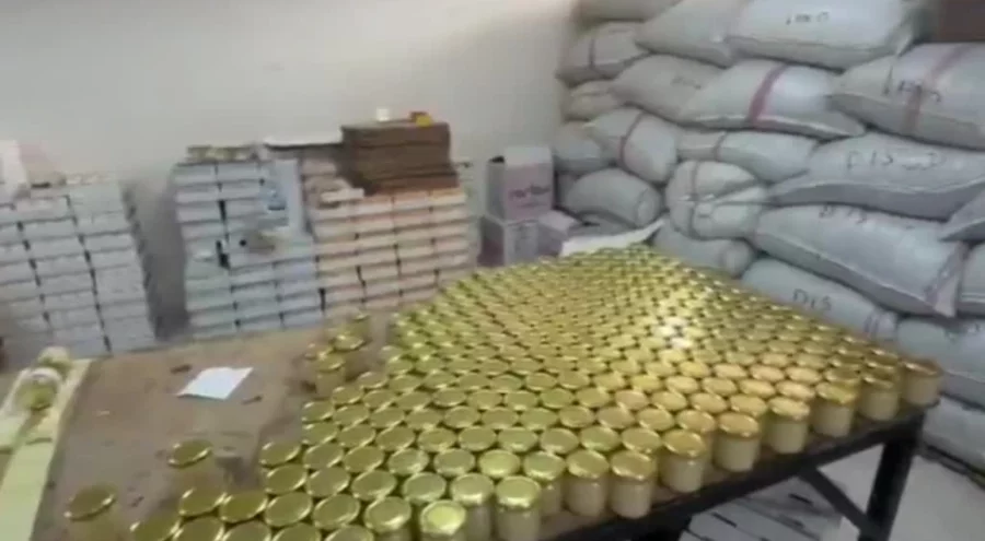 Merdiven altı üretilen binlerce kavanoz sahte krem ele geçirildi