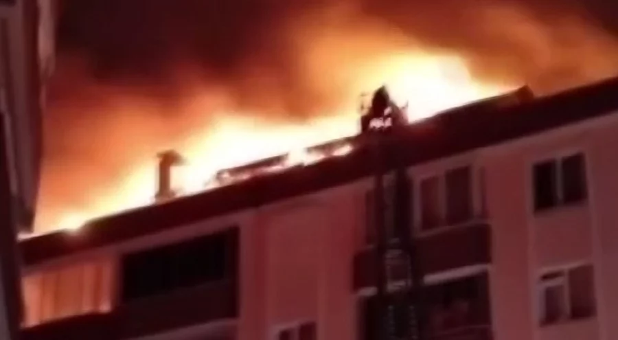 Çatı katında mangal keyfi yangınla bitti