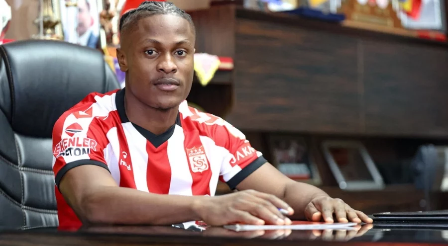 Sivasspor, Jonathan Okoronkwo'yu renklerine bağladı