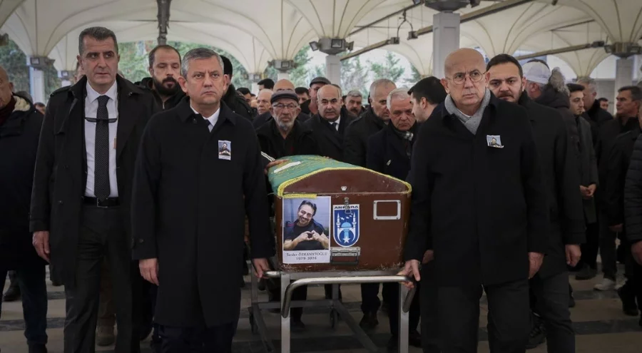 CHP Genel Başkanı Özgür Özel Serdar Özkanatoğlu'nun cenaze törenine katıldı