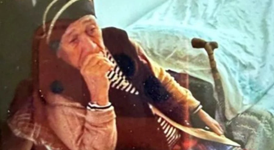 'Gezmeye' diye çıkardığı anneannesini öldürdü!