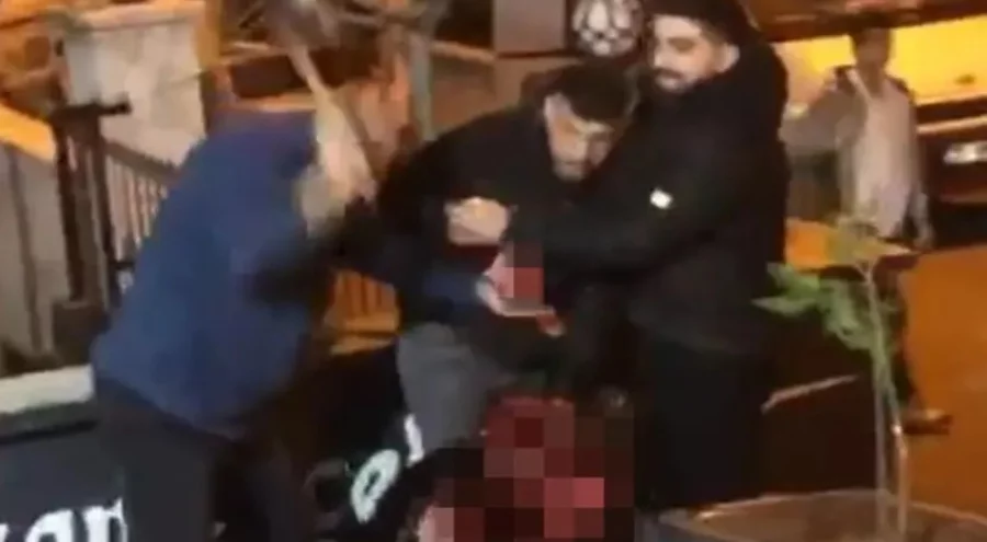 Kızının müstehcen fotoğraflarını paylaşan kişiyi öldüren baba ve oğlunun cezası belli oldu