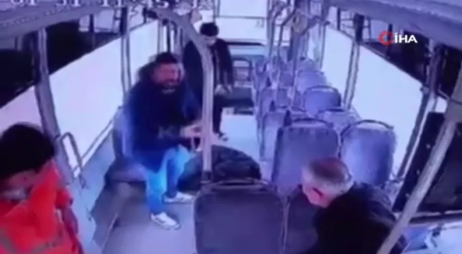 Mardin'de otobüste fenalaşan adam yaşamını yitirdi