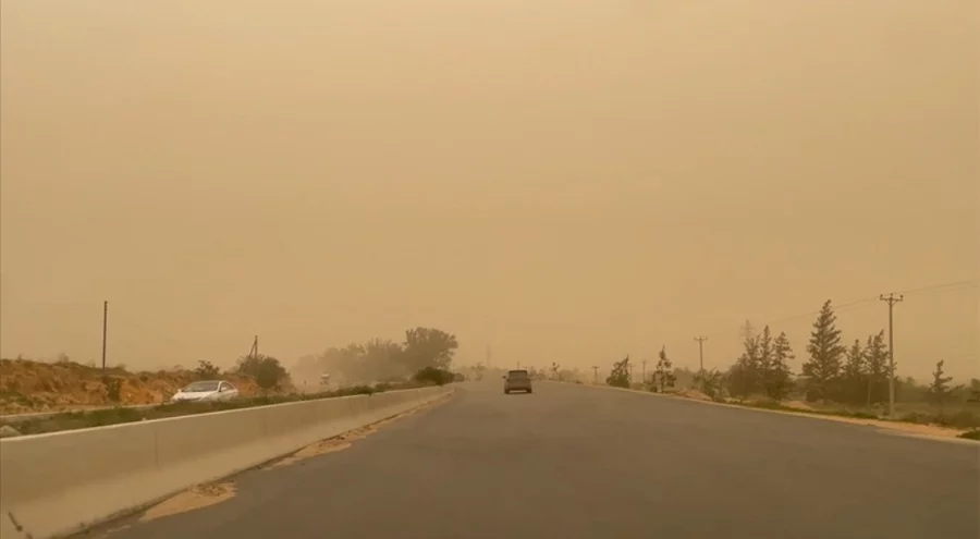 Libya'da kum fırtınası nedeniyle birçok kentte eğitime ara verildi