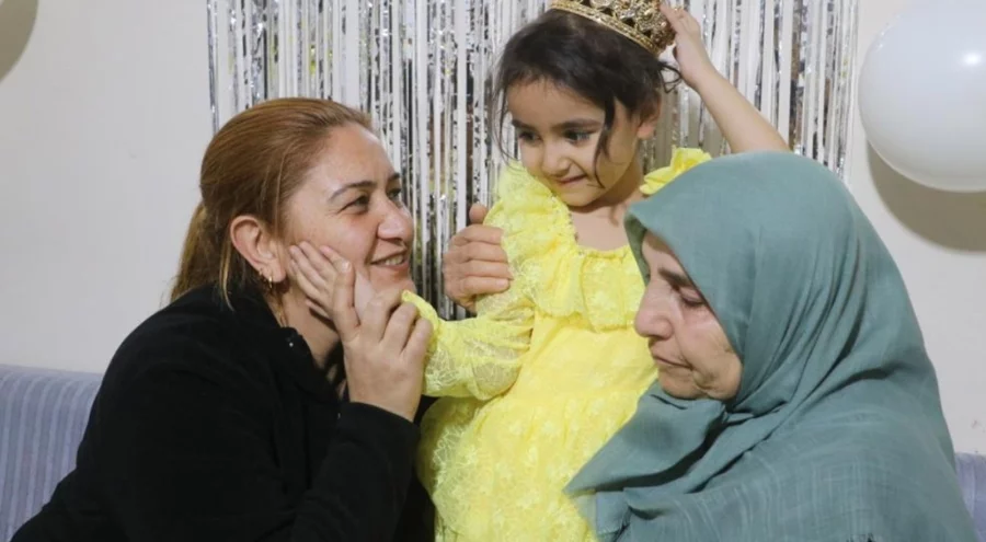 Enkazdan kurtarılan Alye'nin 4. yaş gününde duygusal anlar