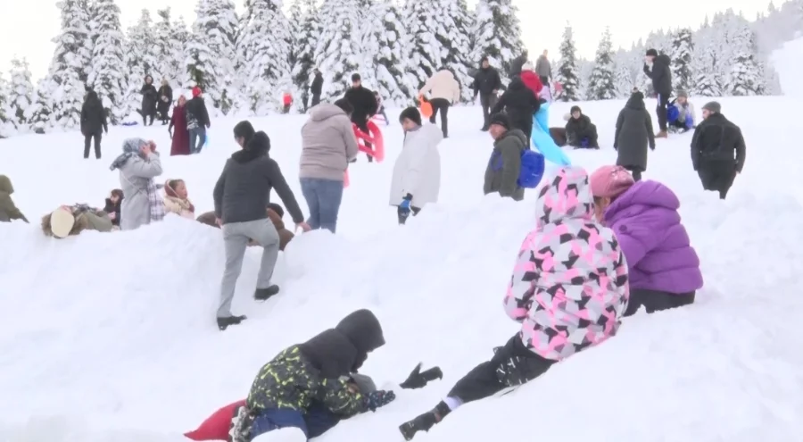 Uludağ'da sömestir tatilinin son gününde yoğunluk devam ediyor
