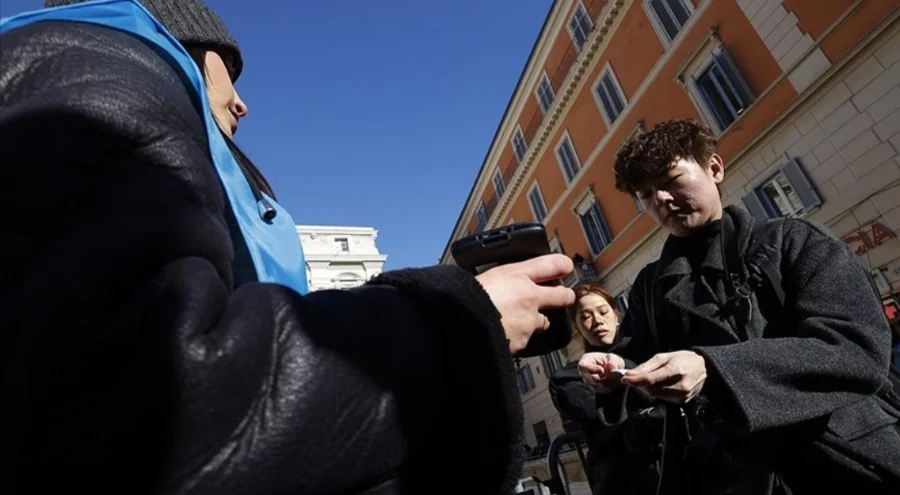 Roma'nın tarihi Trevi Çeşmesi ücretli hale geldi