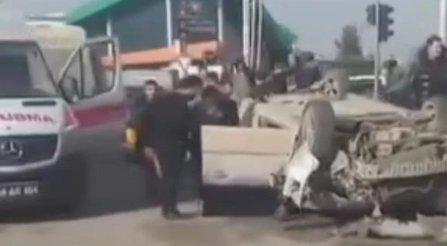 Malatya'da iki otomobilin çarpışması sonucu 5 kişi yaralandı