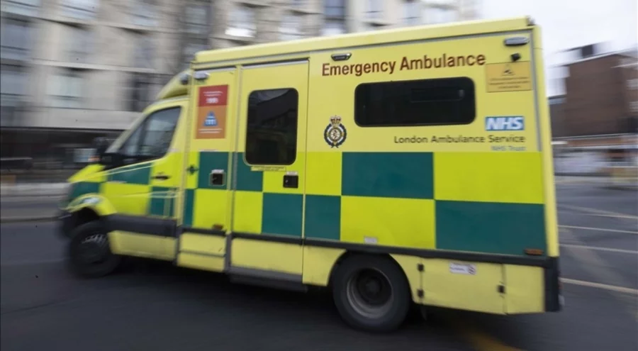 İngiltere'de işlek bir bölgede bıçaklanan 50 yaşındaki kadın yaşamını yitirdi