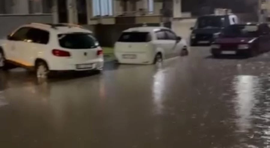 Bursa İnegöl'de sağanak hayatı felç etti