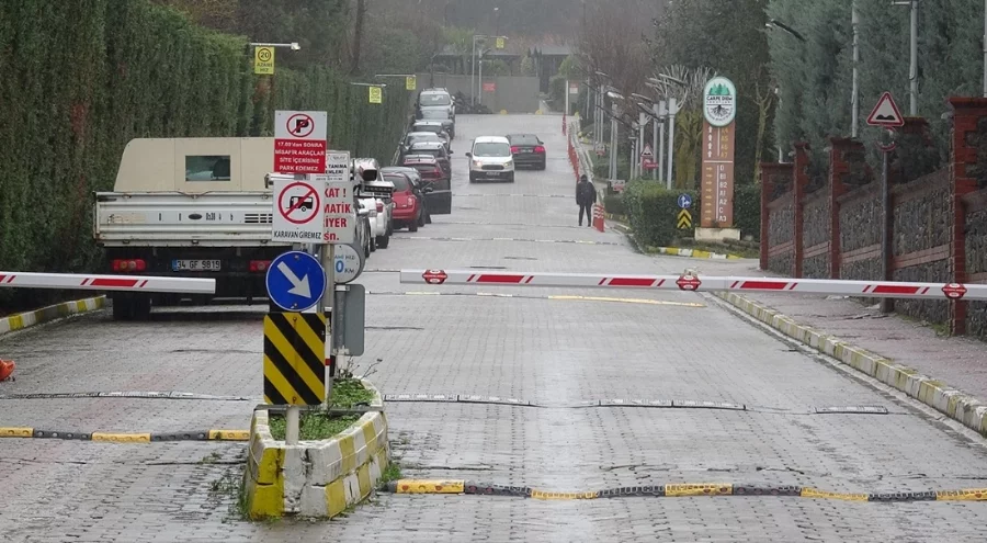 İstanbul'da asansör boşluğunda sıkışan kişi hayatını kaybetti
