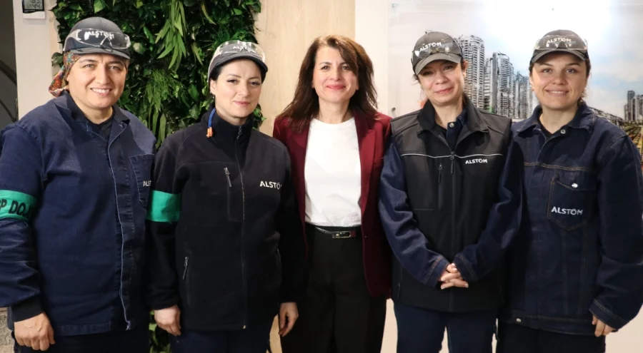 Bursa'da kadınlar Avrupa'ya gönderilen tren parçalarının yapımında görev alıyor