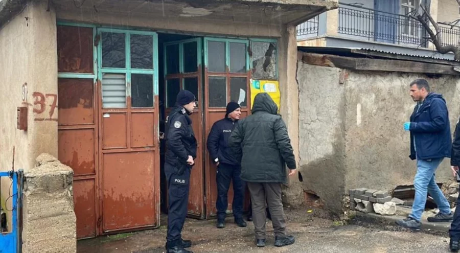 Bir kişi evinin deposunda silahla vurulmuş halde bulundu