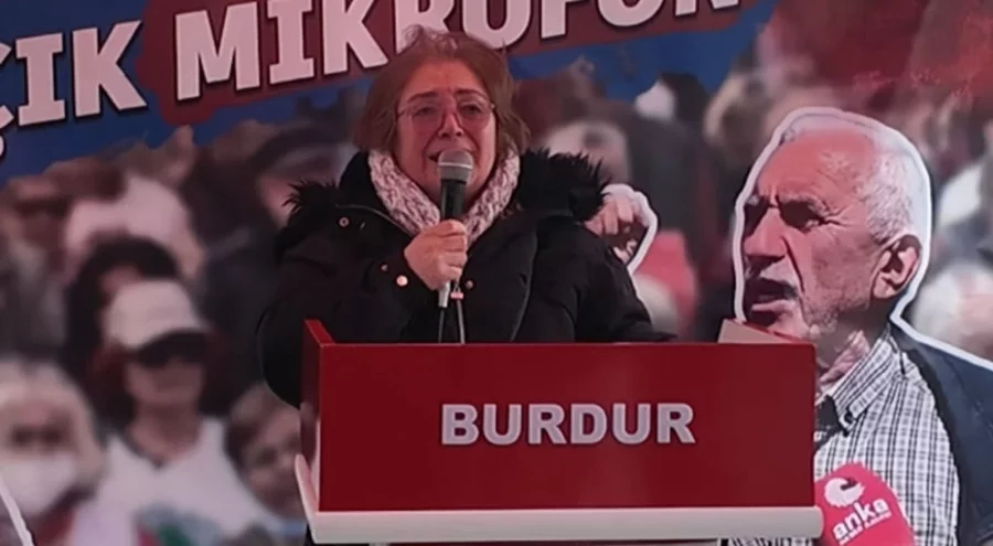 Emekli vatandaş kürsüde ağladı: "Pazara gidemiyorum, çok zor durumdayım"