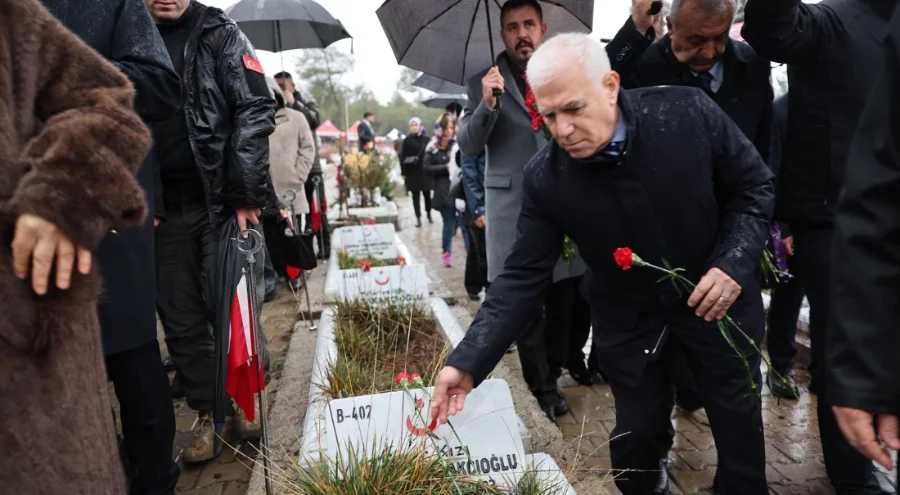 Başkan Bozbey'den deprem bölgesine ziyaret: "Bursa olarak her zaman yanlarındayız"