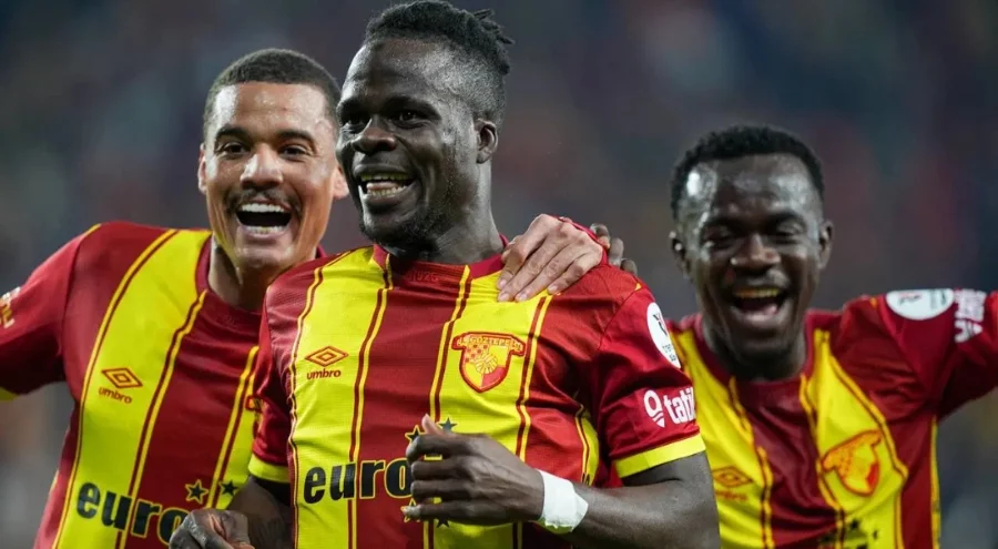 Göztepe'de forma giyen Junior Olaitan
