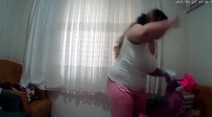 Şüphe üzerine konulan kamera bebeğe şiddeti ortaya çıkardı