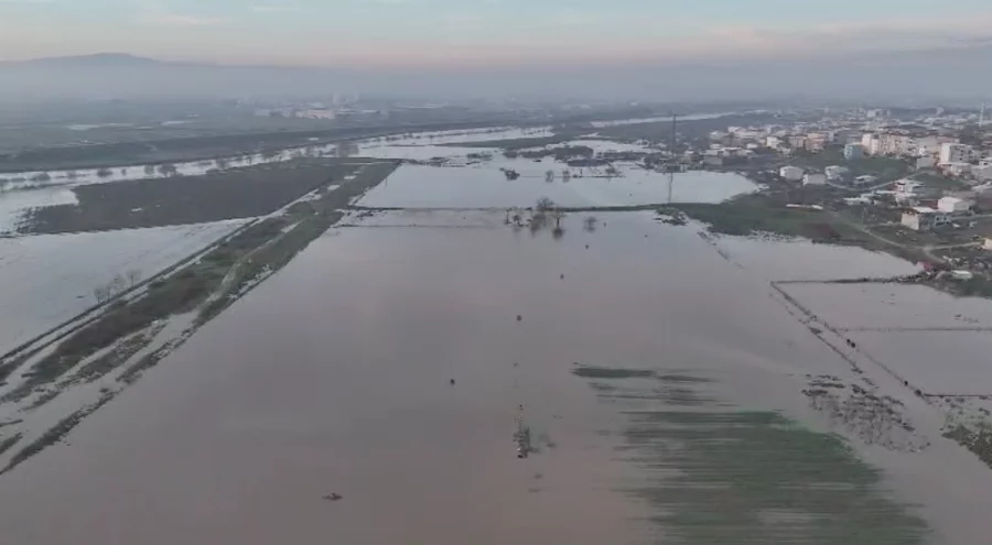 Bursa'da tarım alanları su altında kaldı!