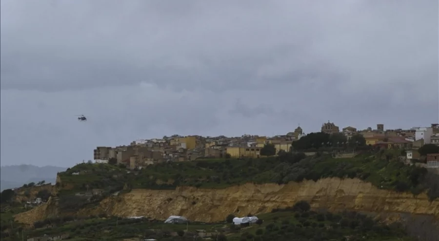 İtalya'da toprak kayması yaşanan ilçede zemin hareketliliği devam ediyor