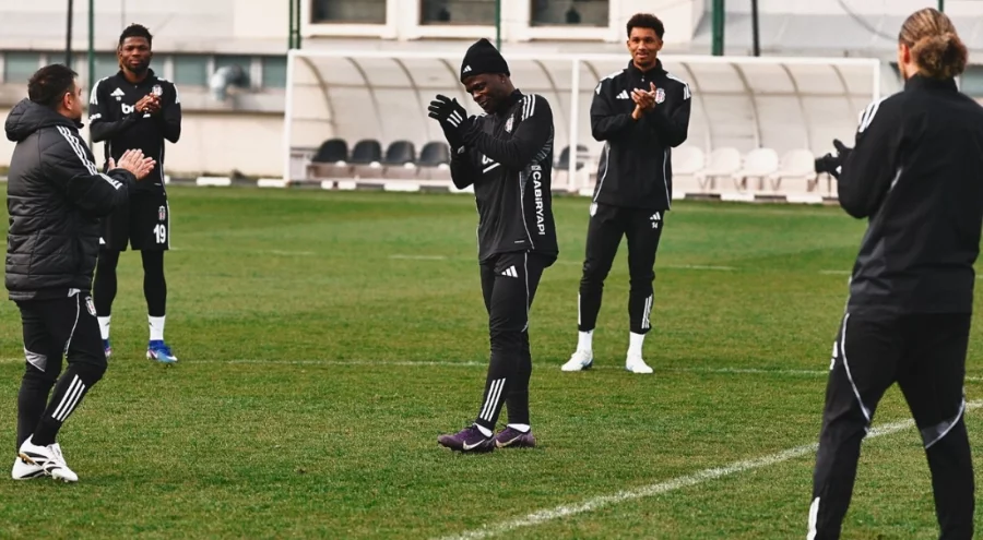 Beşiktaş'ta Junior Olaitan ilk idmanına çıktı