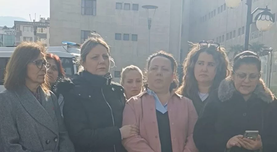 Bursa'da Özge Yetimoğulları davasında çıkan beraat kararına CHP'li kadınlardan tepki