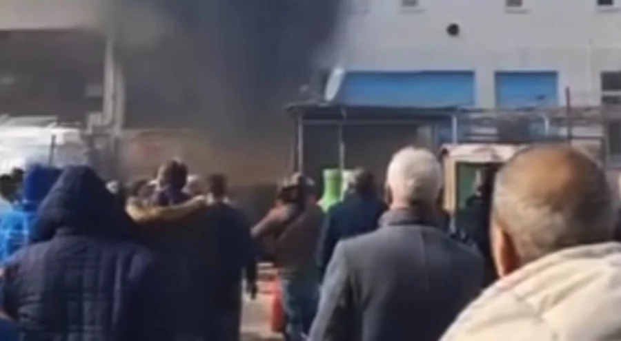 Bursa'da yangını vatandaşlar adeta film izler gibi izledi!