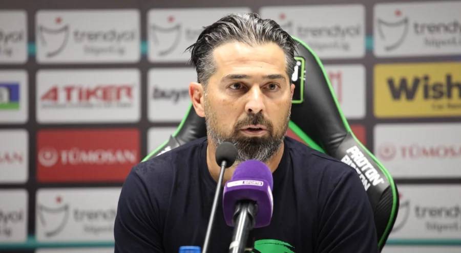 Konyaspor'da İlhan Palut transfer görüşmeleri için şehre davet edildi