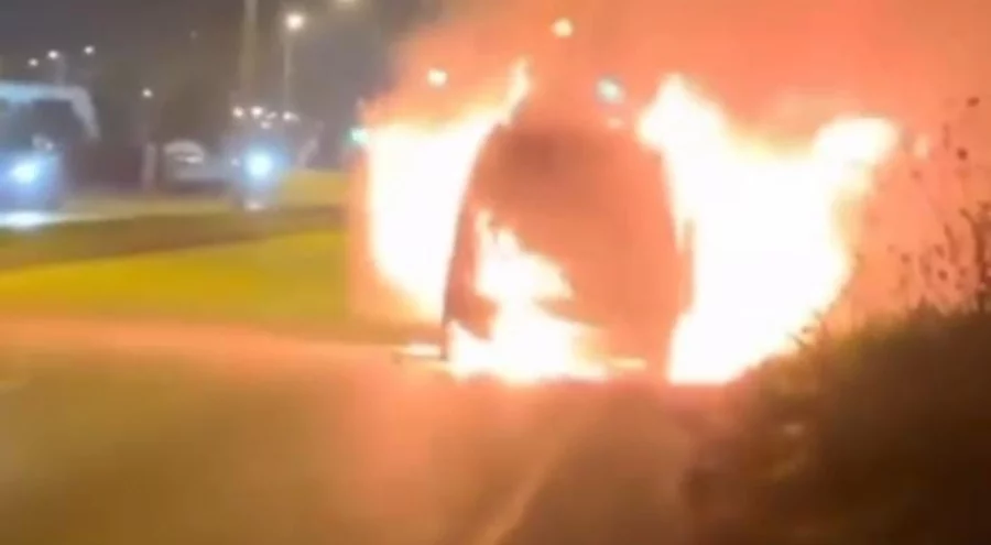 Bursa'da seyir halindeki otomobil alev topuna döndü