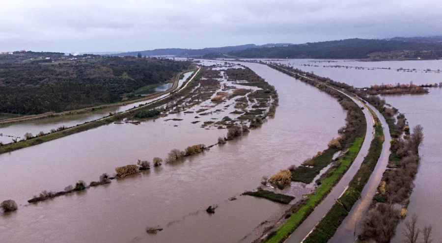 Portekiz'i fırtına vurdu