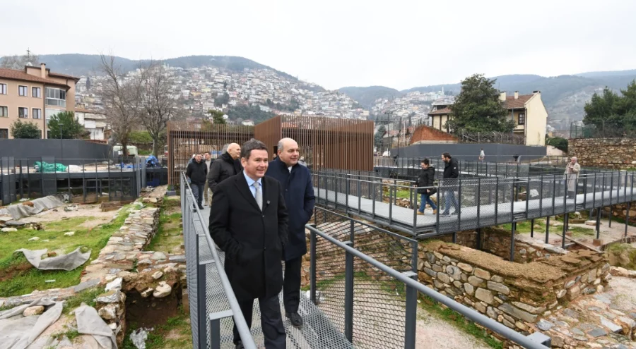Osmangazi Belediye Başkanı Erkan Aydın, Arkeopark'ta incelemelerde bulundu