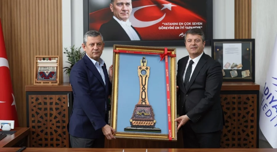 Özgür Özel, Adıyaman'da Vali ve Belediye Başkanı'nı ziyaret etti