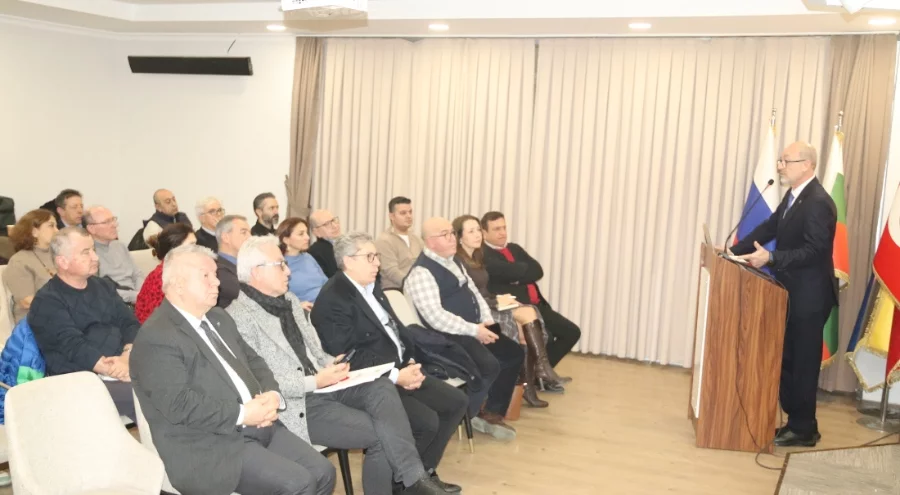 BUMİAD'da yapay zeka gerçeği masaya yatırıldı