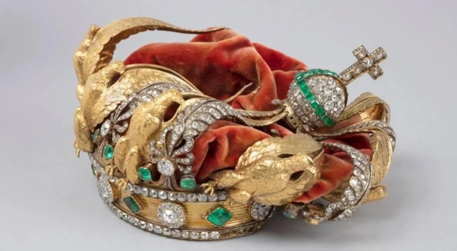 Louvre soygununda hasar gören İmparatoriçe Tacı'nın son hali paylaşıldı