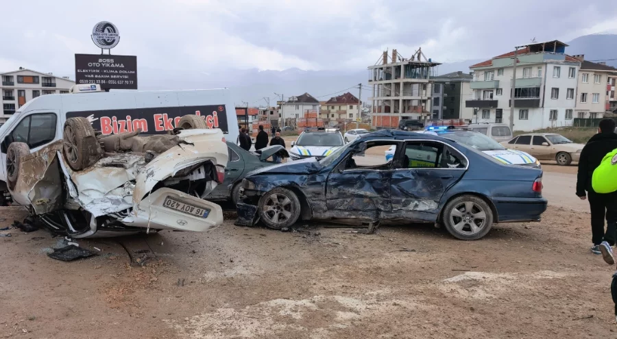 Bursa'da 14 yaşındaki ehliyetsiz sürücü dehşet saçtı! 8 öğrenci yaralı...