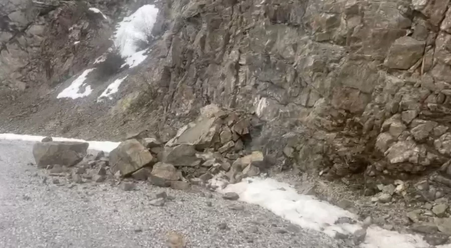 Erzincan'daki 4,9'luk depremin merkez üssünden yeni görüntüler ortaya çıktı!