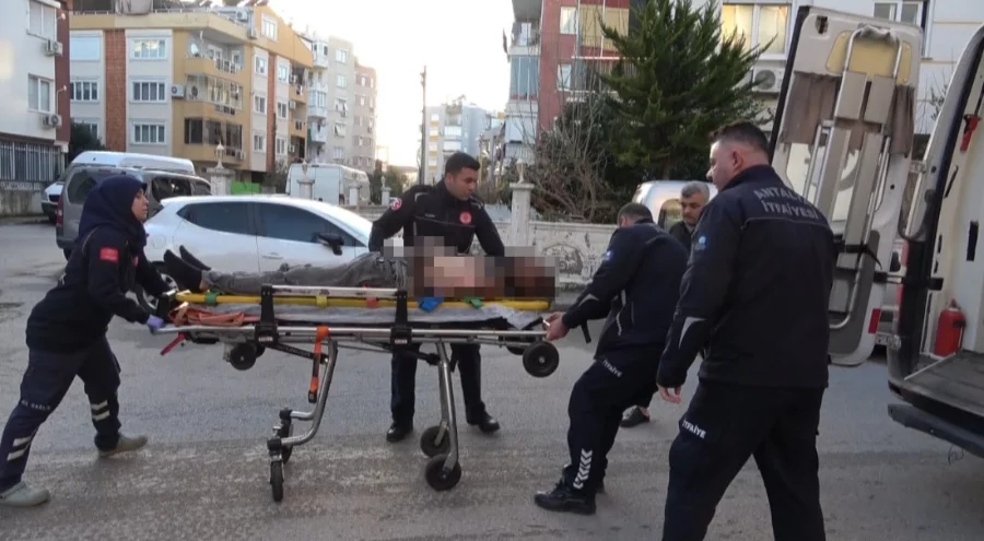 Yangına uykuda yakalandı, müdahale ederken yaralandı