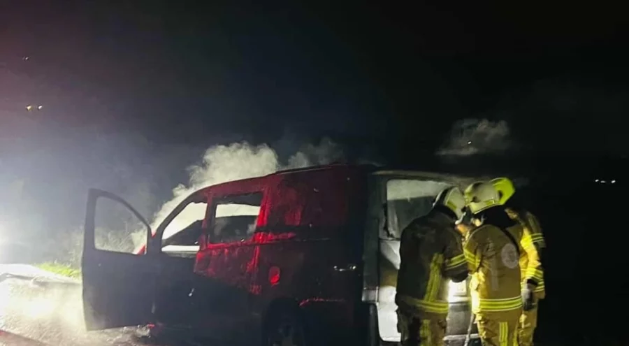 Bursa'da seyir halindeki araç alev alev yandı