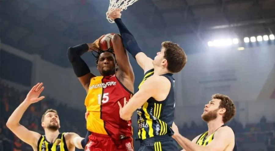 Fenerbahçe son 7 maçta yendiği Galatasaray'ı ağırlıyor