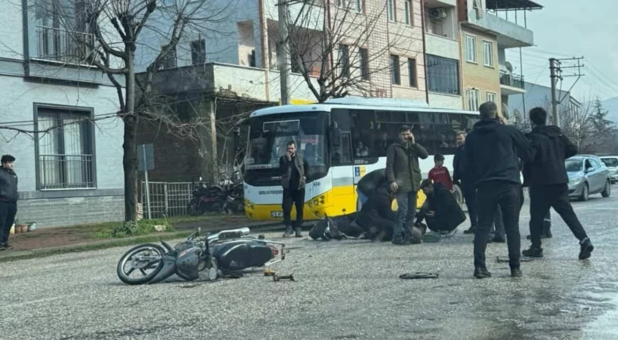 Bursa'da motosikletler kafa kafaya çarpıştı!