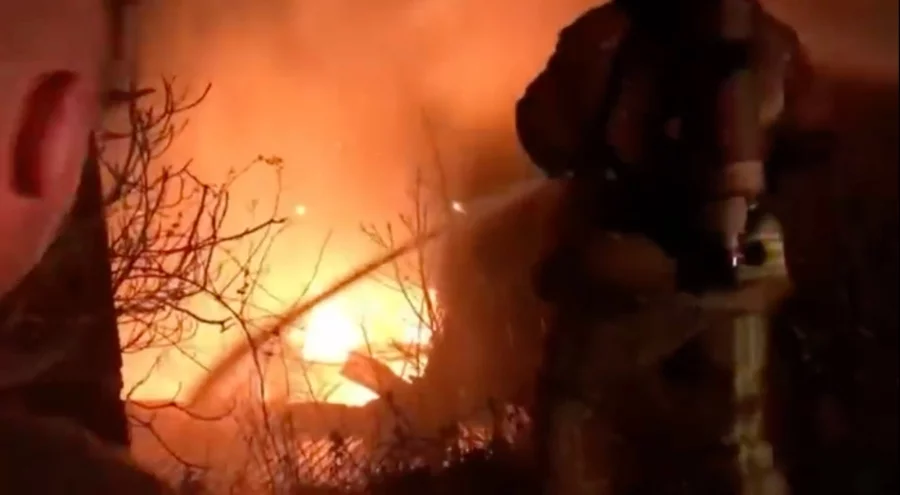 Bursa'da 2 katlı ev küle döndü