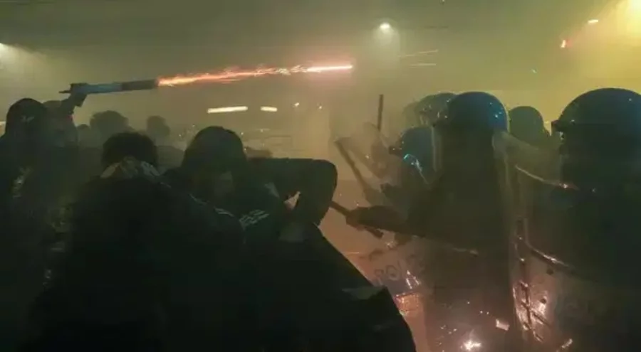 İtalya'da Kış Olimpiyatları gölgesinde sokaklar karıştı