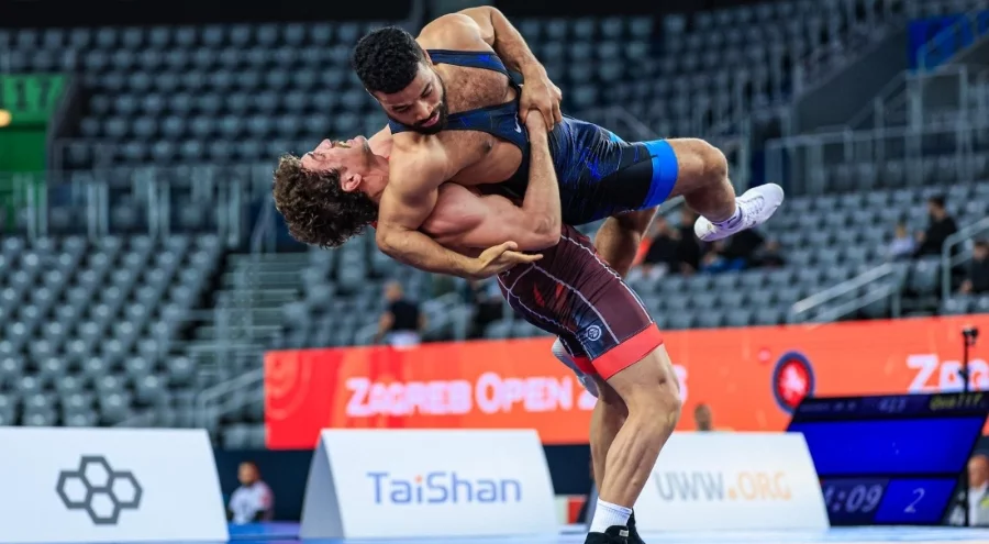 Milli güreşçi Yüksel Sarıçiçek şampiyon oldu