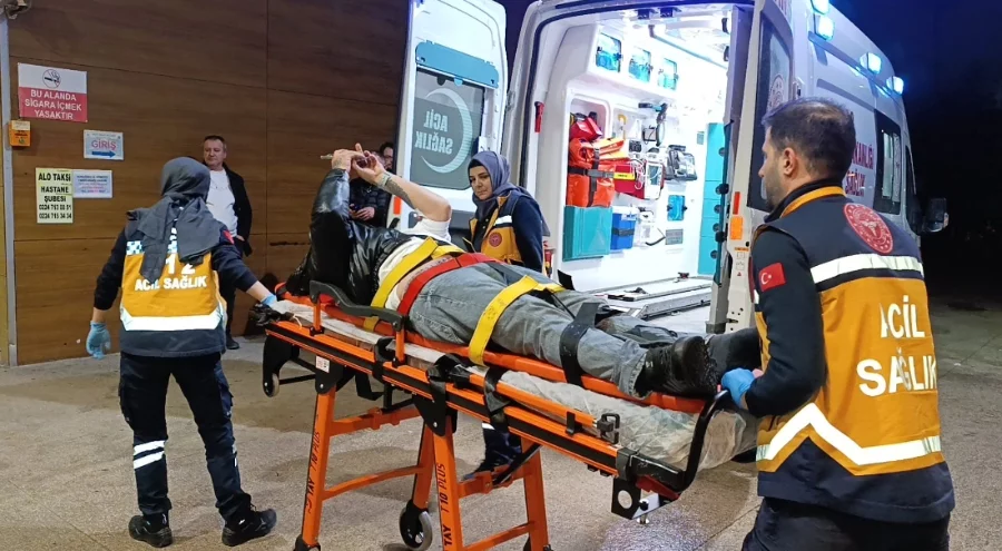 Bursa'da kontrolden çıkan otomobil yayalara çarptı