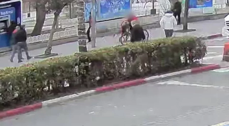 Bulduğu çantayı yetkililere teslim etmedi: İşinden oldu