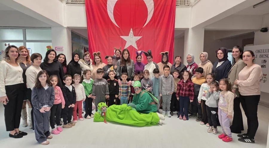 Bursa'da anneler çocuklar için sahne aldı