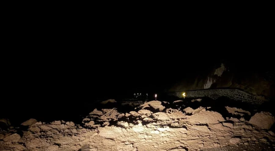 Bolu-Seben kara yolu heyelan sebebiyle kapandı