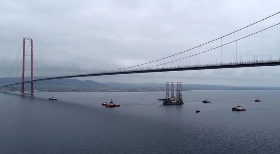 Çanakkale Boğazı'nda sis: Gemi trafiği durduruldu!