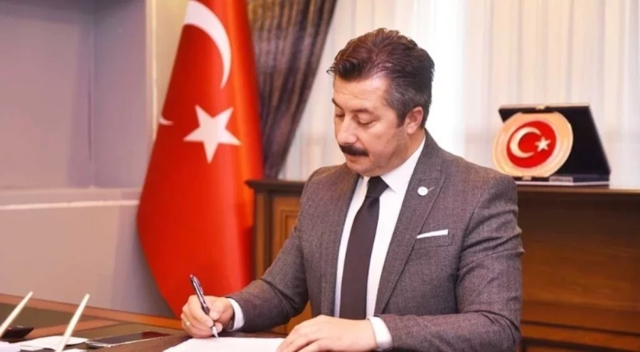 Yenişehir Belediye Başkanı Özel'e, Yılın En Başarılı Belediye Başkanı ödülü